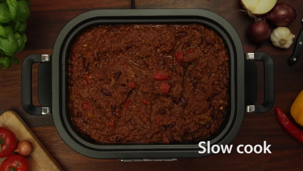 CSC024-Lifestyle-Slow-Cook.jpg