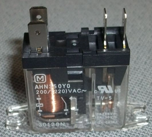 Relé 4897910100