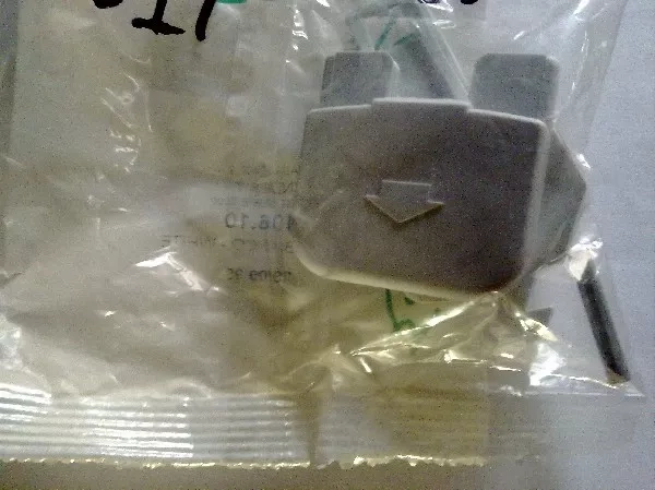 Madlo dveří Indesit 104054