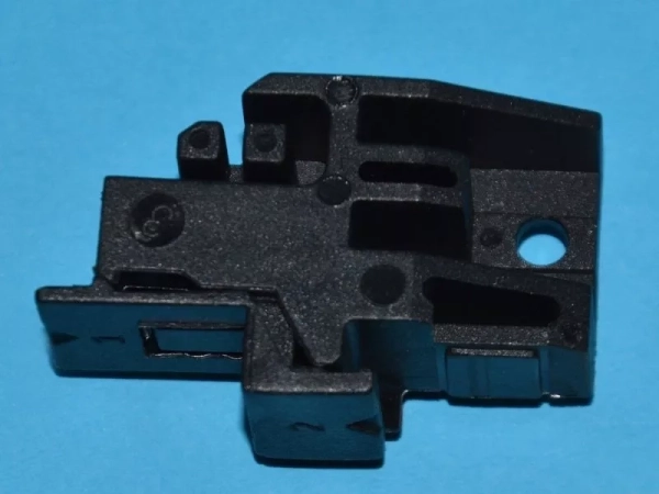 Držák vnitřního skla pravý 423002